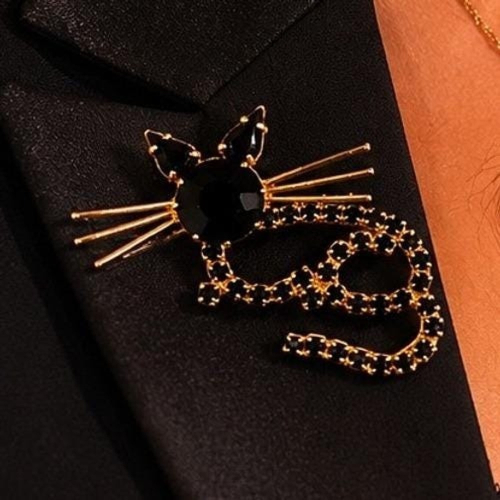 Vintage Black Rhinestone Cat Brooch Gold Tone Figural Kitty Pin Retro Glam 2in‎